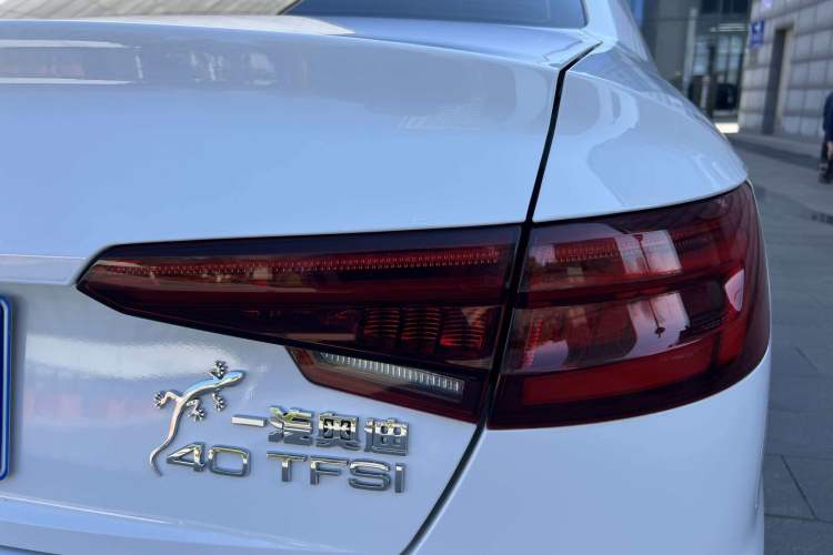 Used Audi A4L 2019 40 TFSI Fashion Version China V
