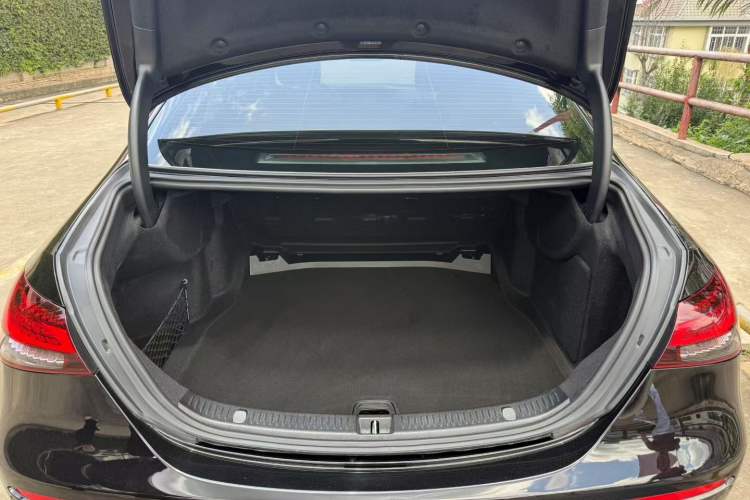 Used Mercedes-Benz E-Class 2021 Restyled E 300 L Sporty and Stylish Edition
