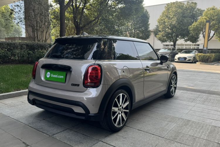 Used MINI MINI 2023 1.5T COOPER Artist
