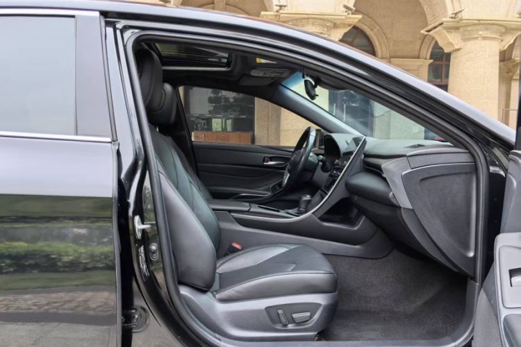 Used Toyota Avalon 2019 2.0L XLE Premium Edition China VI
