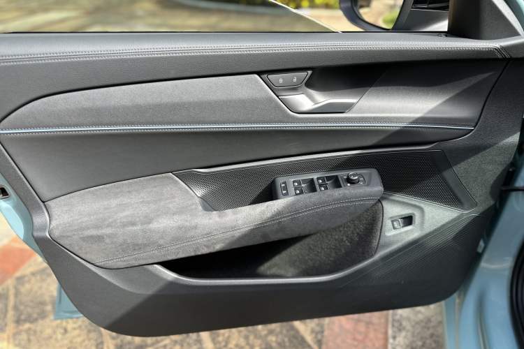 Used Volkswagen Passat 2025 Pro 380TSI Starry Dragon Luxury Edition
