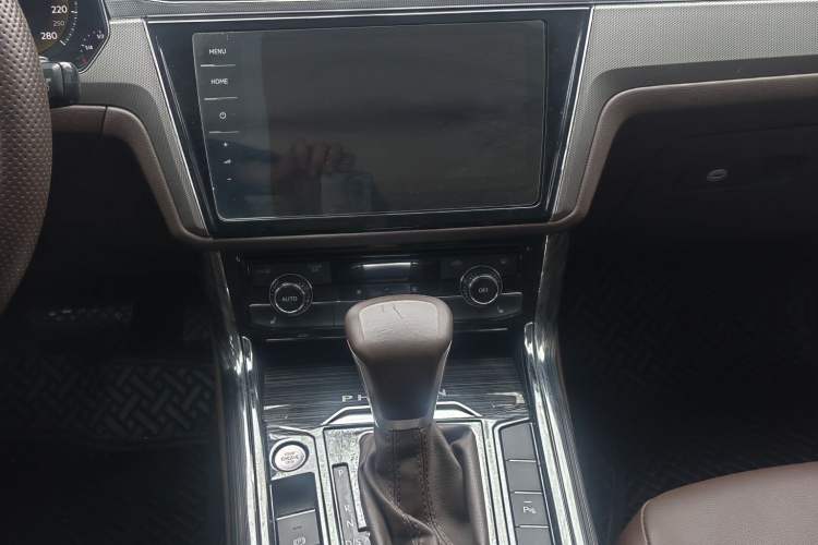 Used Volkswagen Phideon 2021 380TSI Luxury Edition
