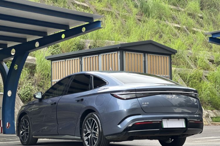 Used BYD Seal 2023 DM-i 1.5L 121km Prestige Model
