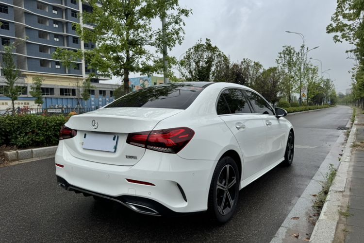 Used Mercedes-Benz A-Class 2022 Second Facelift A 200 L Sport Sedan Fashion Version
