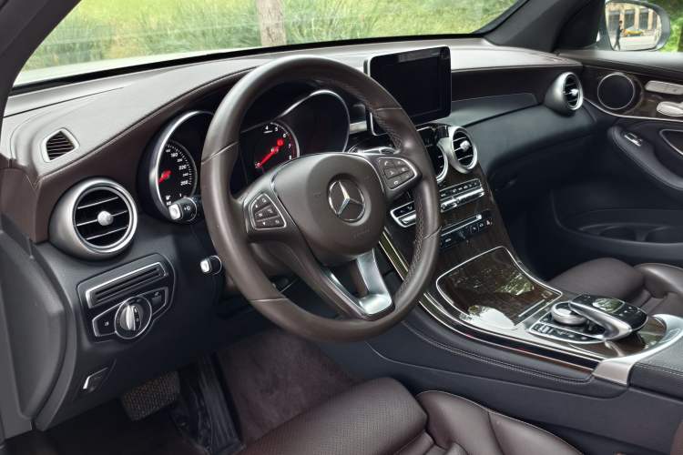 Used Mercedes-Benz GLC 2019 GLC 260 L 4MATIC Dynamic Model