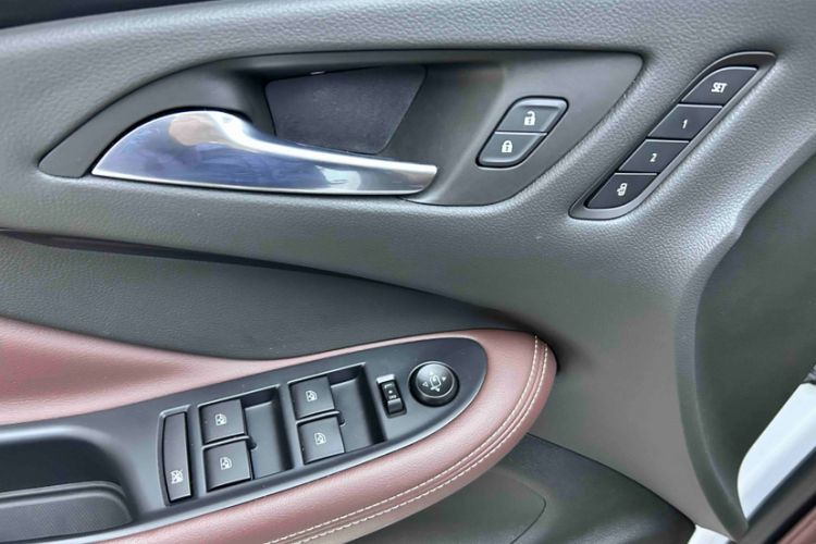 Used Buick Envision 2020 20T Two-Wheel Drive Luxury Model
