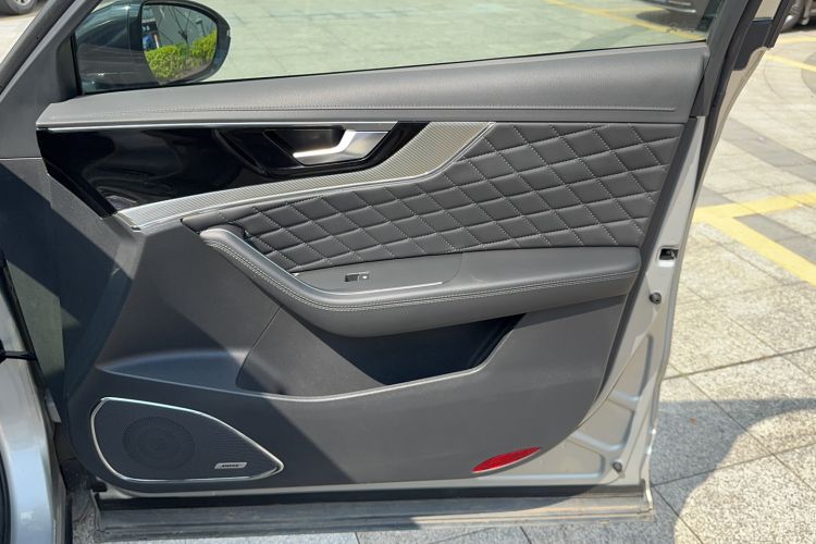 Used Hongqi HS5 2019 2.0T Smart Connect Flagship All-Wheel-Drive Version
