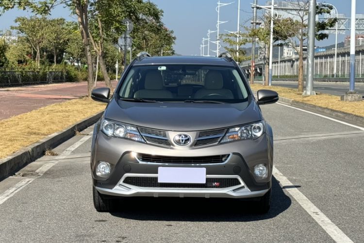 Used Toyota RAV4 2015 2.0L CVT Two-Wheel Drive Fashion Edition