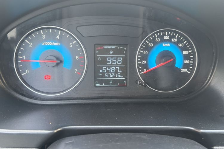 Used Dongfeng Fengon 330 2019 1.5L Manual Practical II China VI
