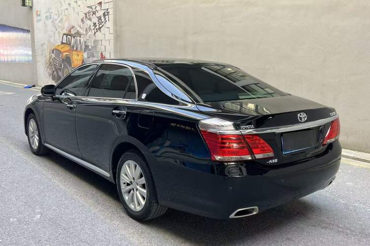 Used Toyota Crown 2012 2.5L Royal Leather Edition
