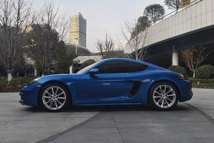 Used Porsche 718 2016 Cayman 2.0T
