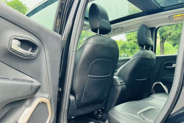 TDK.VehicleDetails.img