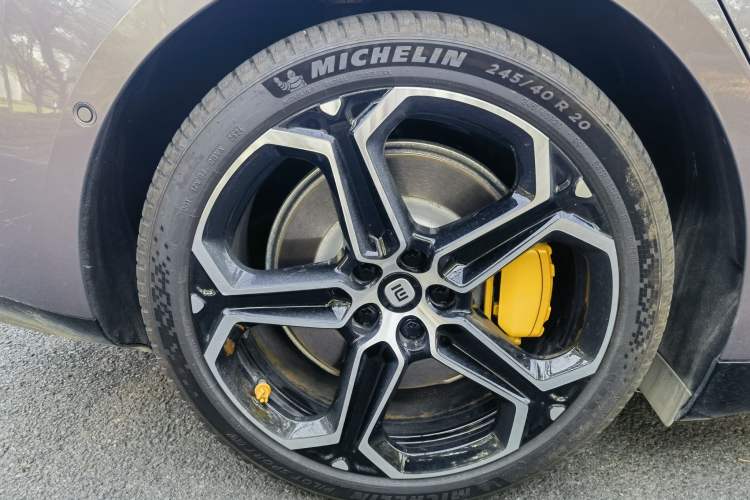 Used  SU7 2024 Rear-Drive Ultra-Long Range Advanced Pro-Level Intelligent Driving Version
