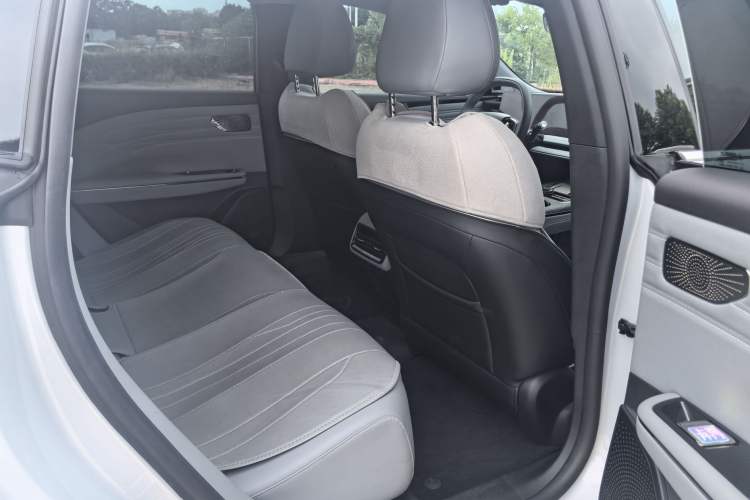 Used  E8 2025 575 km Intelligent Driving Edition
