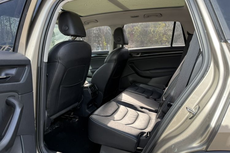 Used Skoda Kodiaq 2019 Facelifted TSI330 7-Seater Two-Wheel-Drive Luxury Enjoyment Edition China VI Standard
