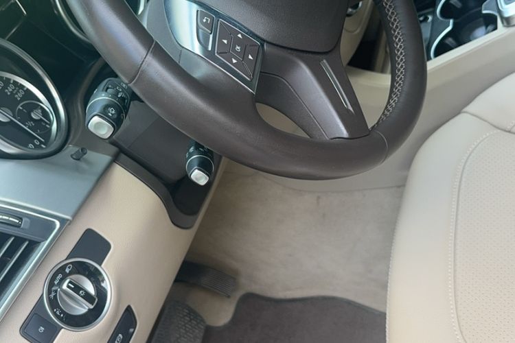 Used Mercedes-Benz M-Class 2015 ML 320 4MATIC
