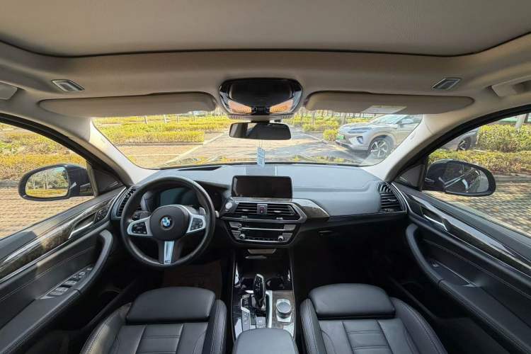 Used BMW X3 2020 xDrive30i Luxury Model with M Sport Package
