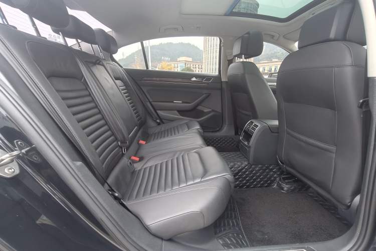 Used Volkswagen Magotan 2018 330TSI DSG Advanced Model
