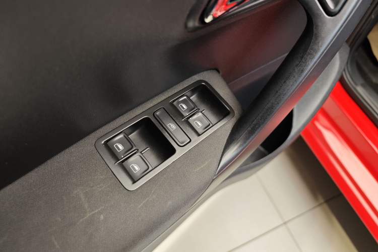 Used Volkswagen Polo 2014 1.6L Automatic Comfort Edition
