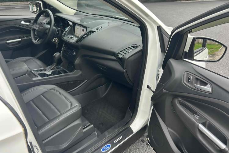 Used Ford Kuga 2019 EcoBoost 180 Two-Wheel-Drive Platinum Edition China VI Standard
