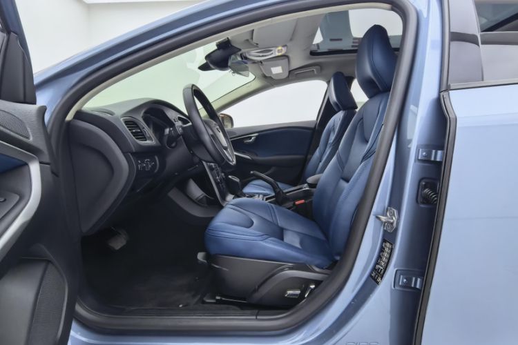 Used Volvo V40 2018 T3 Smart Edition
