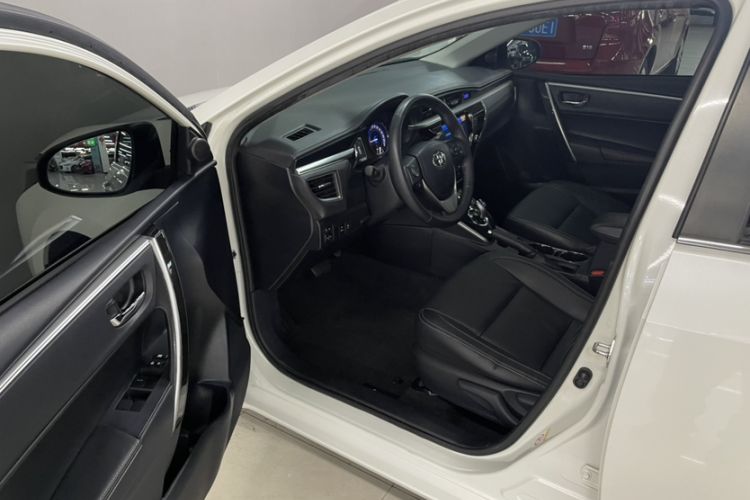 Used Toyota Corolla 2016 Dual-Engine 1.8L E-CVT Elite Edition
