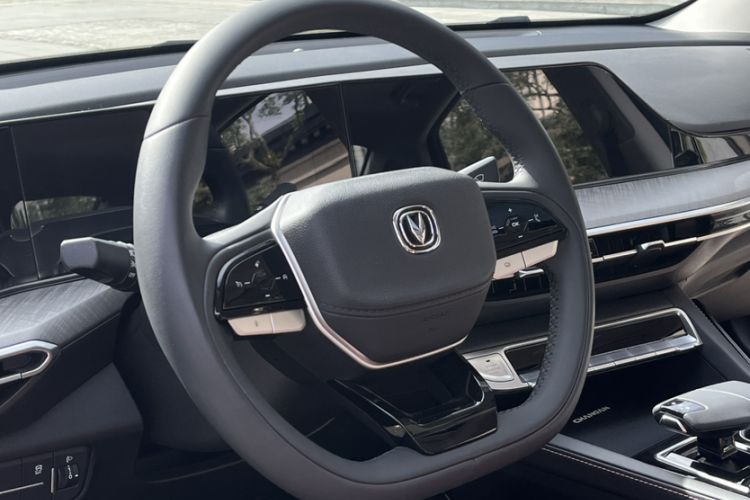 Used Changan Eado 2024 PLUS Blue Whale NE 1.4T GDI DCT High-Energy Edition
