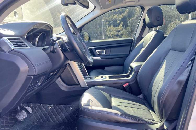 Used Land Rover Discovery Sport 2019 240 PS SE Version China VI Standard