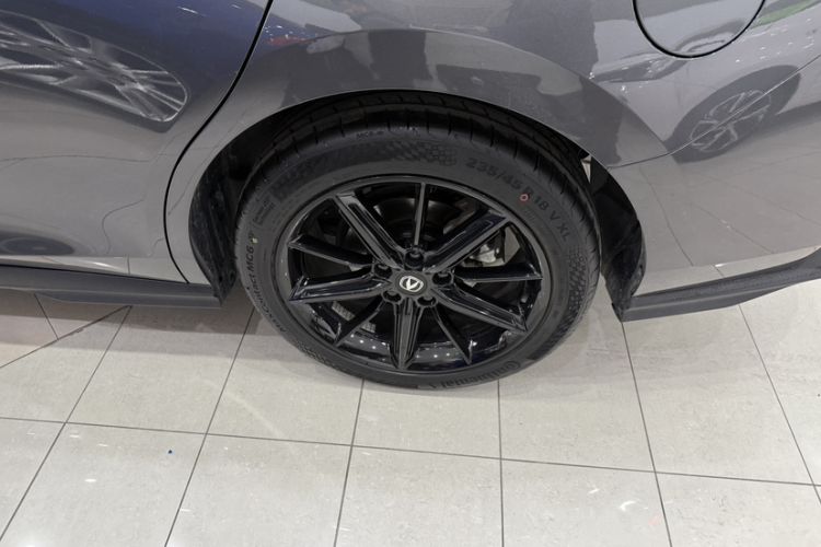 Used Changan UNI-V 2024 1.5T High-Energy Version
