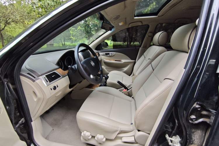 Used Buick Excelle 2015 1.5L Manual Classic Trim
