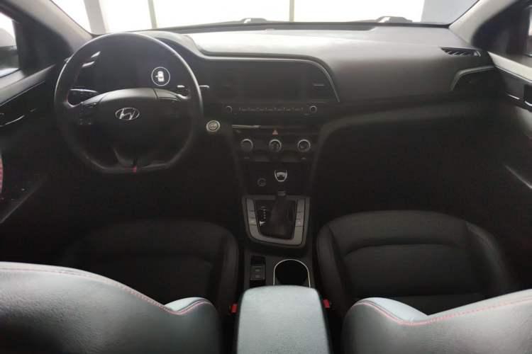 Used Hyundai Elantra 2019 1.4T Dual-Clutch Xuan Dong · Dynamic Model
