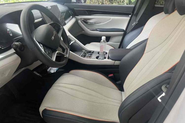 Used BYD Song PLUS New Energy 2024 HONOR Edition DM-i 110km Flagship PLUS
