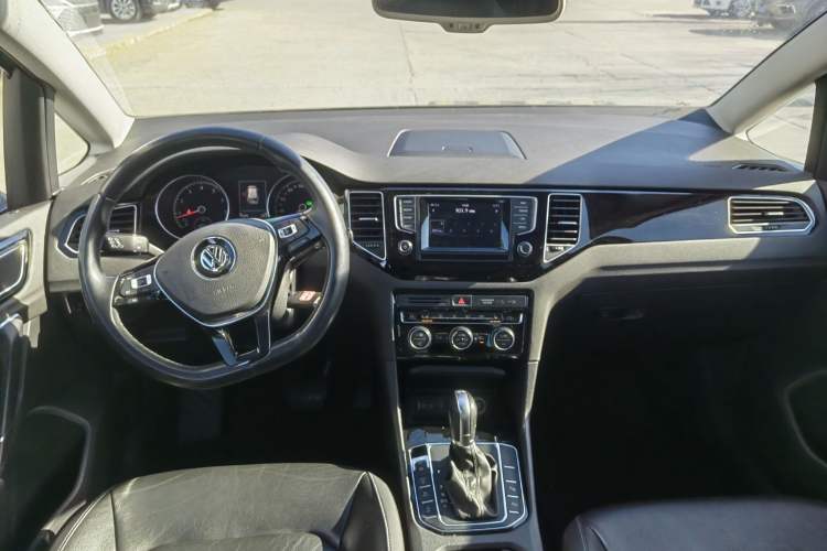 Used Volkswagen Golf 2015 1.4TSI Sportsvan
