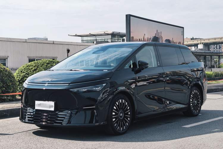 Used XPeng X9 2025 740 Ultra-Long Range Max