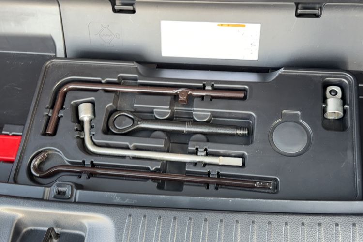 Used Toyota Highlander 2018 2.0T Two-Wheel Drive Prestige Version 7 Seats China V Emission Standard
