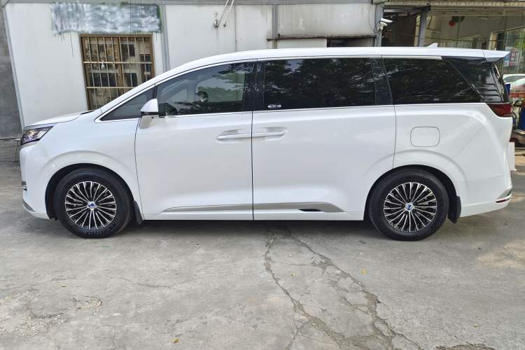 Used Denza D9 2022 DM-i 970 Four-Wheel Drive Prestige Model