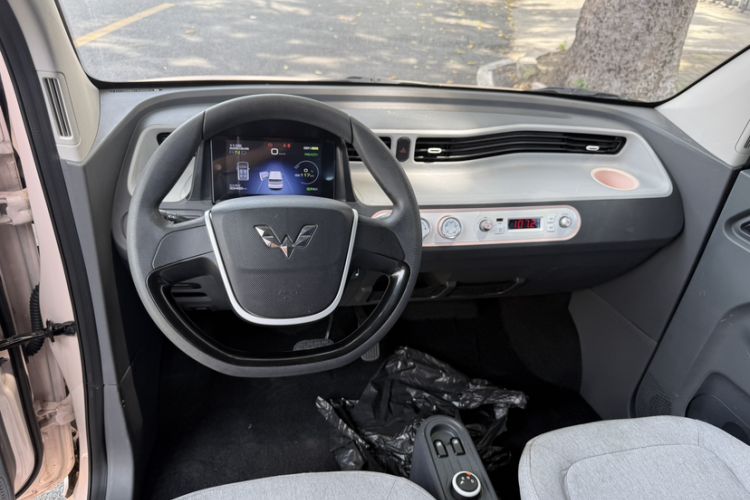 Used Wuling Hongguang MINIEV 2021 Macaron Fashion Model Lithium Iron Phosphate
