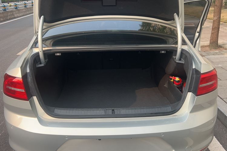 Used Volkswagen Magotan 2017 330TSI DSG Luxury Model