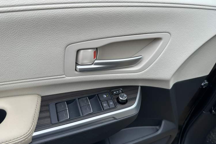 Used Toyota Sienna 2021 2.5L Hybrid Premium Edition