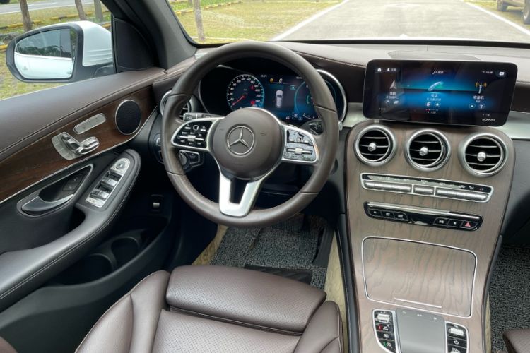 Used Mercedes-Benz GLC 2020 Facelift GLC 300 L 4MATIC Dynamic Edition
