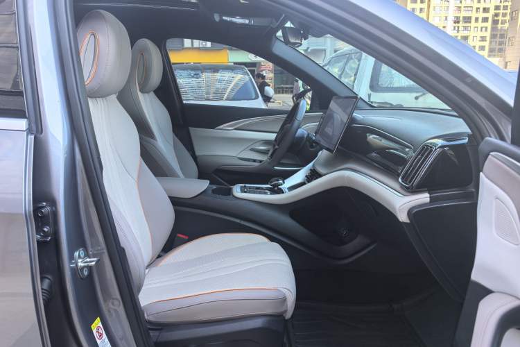 Used BYD Song Pro New Energy 2024 HONOR Edition DM-i 110KM Excellence Model
