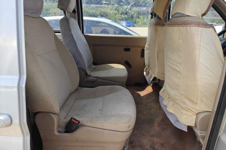 Used Wuling Rongguang 2014 1.5L S Standard Version
