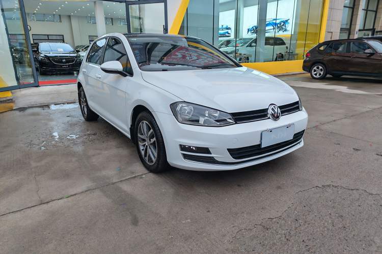 Used Volkswagen Golf 2016 230TSI Automatic Luxury Version
