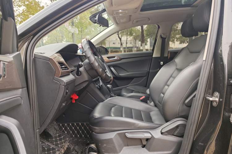 Used Volkswagen Tharu 2020 280TSI Two-Wheel Drive Comfort Edition China VI Standard
