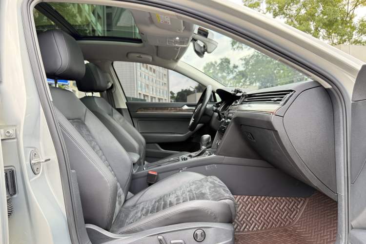 Used Volkswagen Magotan 2018 330TSI DSG Luxury Model
