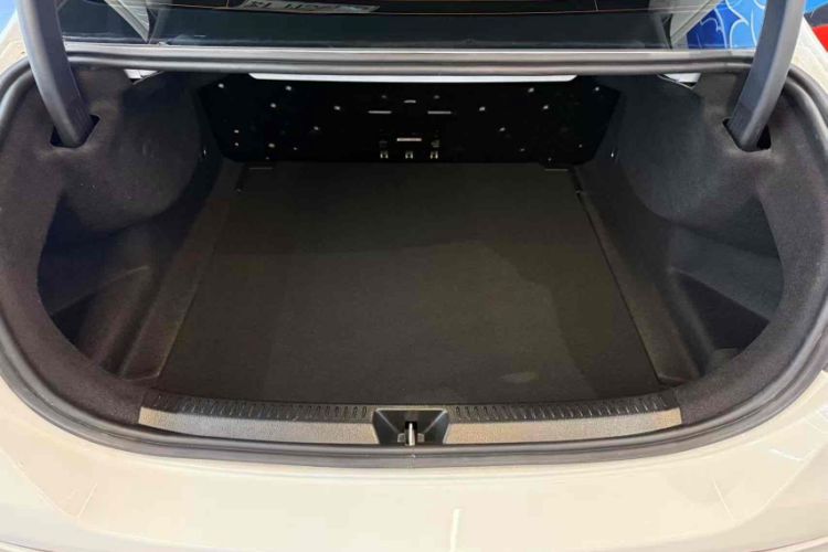 Used Mercedes-Benz A-Class 2022 Revised Version A 200 L Sport Sedan Fashionable Style
