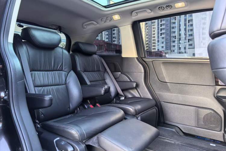 Used Honda Elysion 2016 2.4L Style Edition
