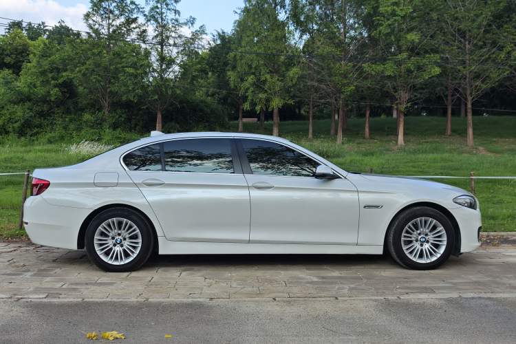 Used BMW 5 Series 2014 525Li Leading Model
