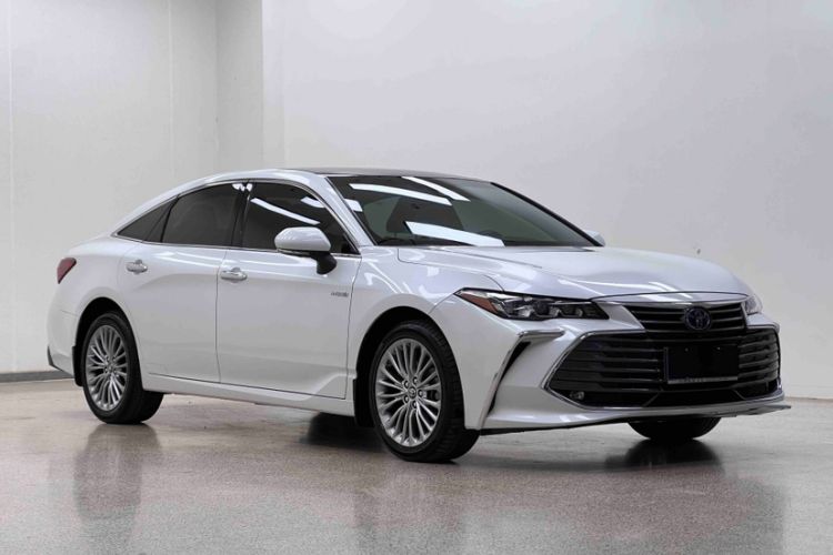 Used Toyota Avalon 2019 Dual-Engine 2.5L XLE Prestige Version China VI Standard