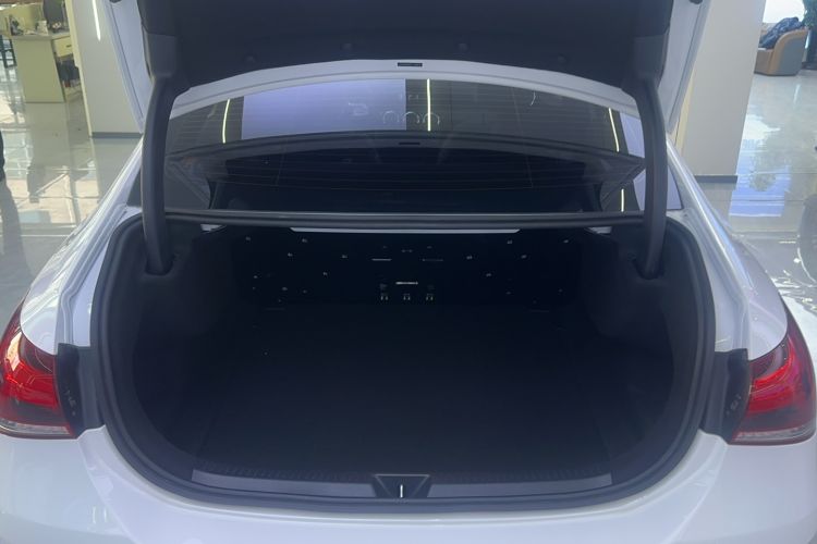 Used Mercedes-Benz A-Class 2022 Revised Version A 200 L Sport Sedan Fashionable Style